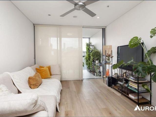 Spacious Inner City Apartment with Premium Lifestyle amenities
