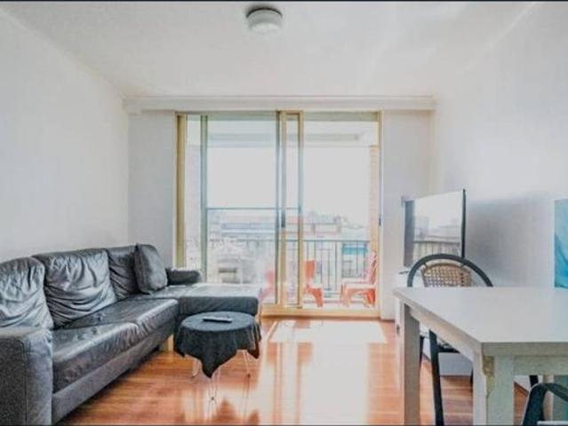 Spacious Inner City Apartment with Private Rooftop Terrace