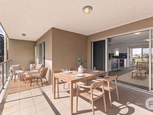 Spacious Inner City Apartment with 34m² of Outdoor Living