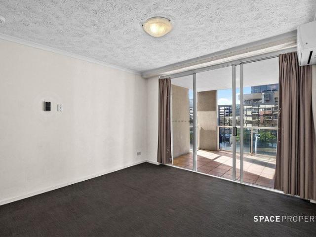 Spacious Inner City Living with Oversized Entertainer's Balcony in Cathedral Place