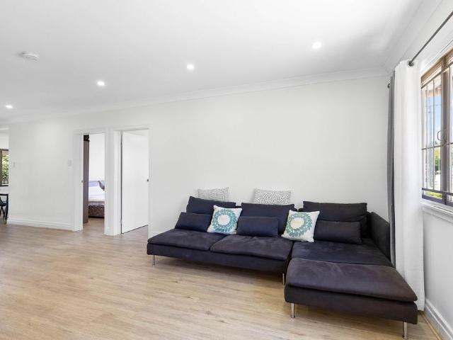 Spacious Indooroopilly Home Opposite Jack Bowers Oval Water & Garden Maintenance Included