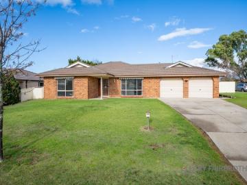 Spacious Kelso Home with Investment Appeal