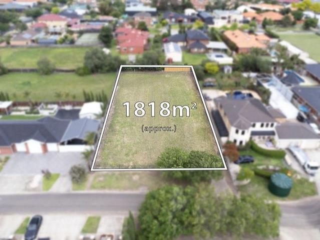 Spacious Land in Prime Hillside Location 1,818m² of Potential!