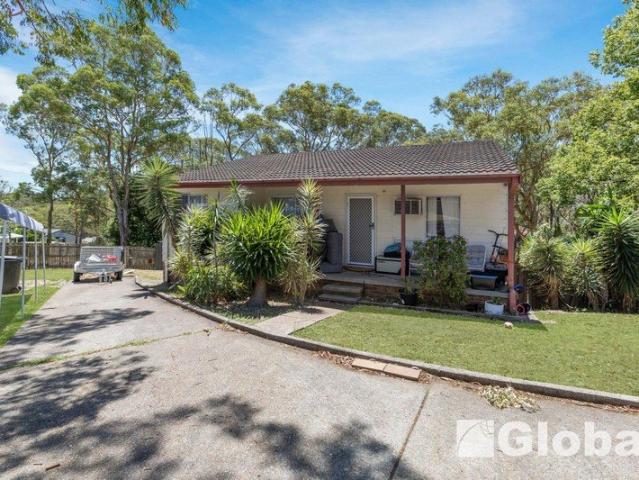 Spacious Lakeside Living Generous 875m² Block in Peaceful Bolton Point