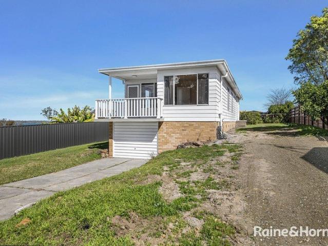 Spacious Lakeside Living in Brightwaters