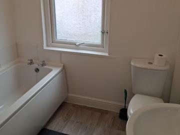 Spacious Leeds Home | Sleeps 6 | Free Parking