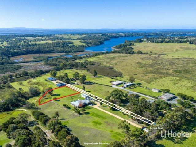 SPACIOUS LIFESTYLE ALLOTMENT WITH RURAL VIEWS