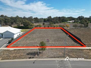 Spacious Lifestyle Block Ready to Build