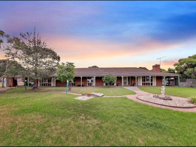 Spacious Lifestyle Living on Approx. 5 Acres Ideal for Families & Rural Living