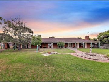 Lara, Greater Geelong, Victoria - Garden
