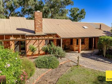 Spacious Lifestyle Property 50 Leans Road, Huntly