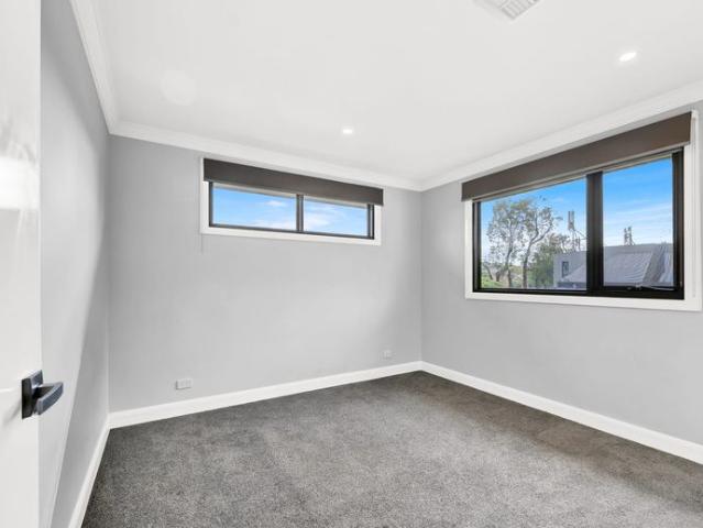 Spacious & Light Filled 3 Bedroom Townhouse in a Peaceful Mount Waverley Pocket