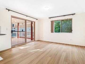 Spacious & Light Filled 2 Bedroom Apartment