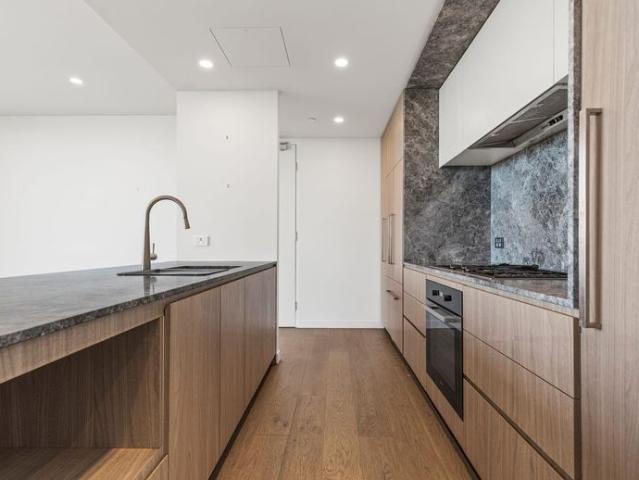 Spacious Light filled 2 bedroom apartment