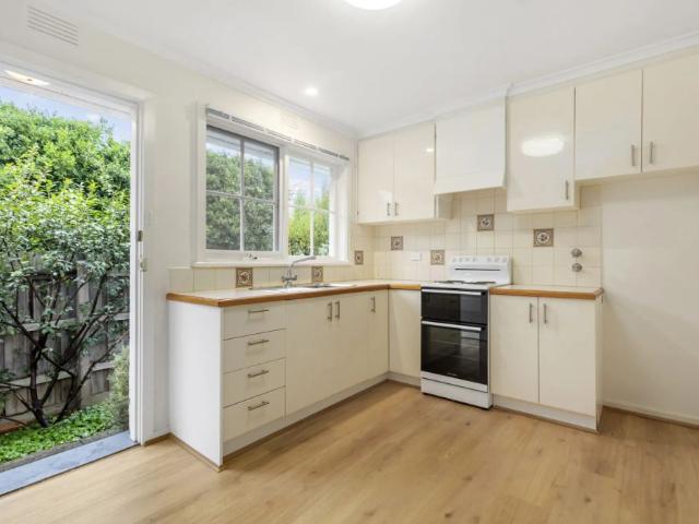 Spacious & Light Filled 2 Bedroom Home in the Heart of Kew