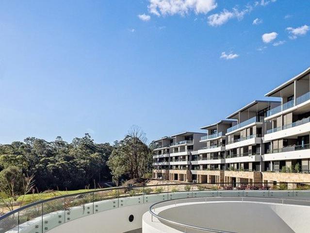 Spacious light filled 2 bedroom + study apartment with a due north aspect, for the sun lovers