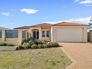 Spacious, light filled coastal living