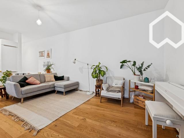 Spacious, light filled and fully furnished Neubau in Prenzlauer Berg, Berlin Amsterdam Apartments for Rent