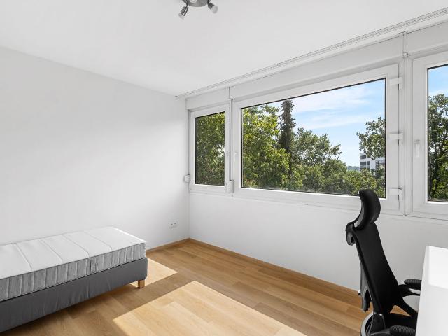 Spacious, light filled, and partially furnished apartment in a quiet location – ideal for families, Regensburg Amsterdam Apartments for Rent