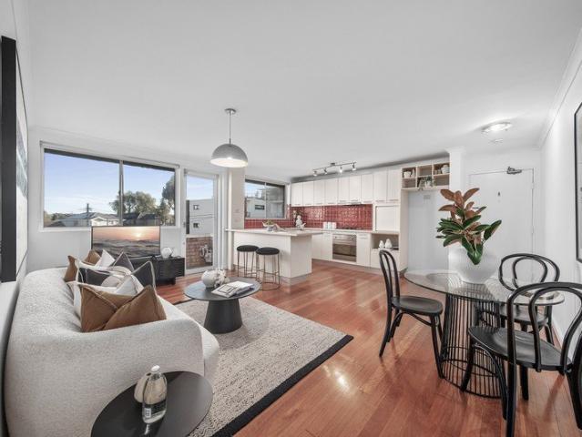Spacious, Light Filled Apartment in a Convenient Lifestyle Setting