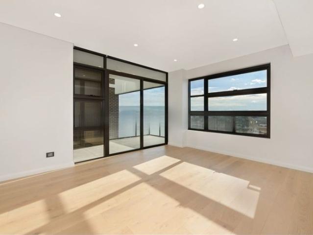 Spacious, light filled apartment with designer appeal | Petersham village living