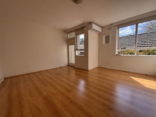 Spacious, Light Filled First Floor Apartment in the Heart of Travancore