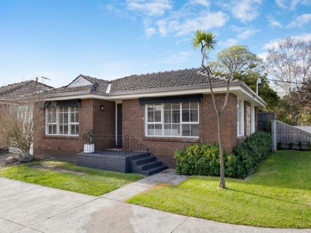 Spacious Light Filled Front Unit Prized Locale