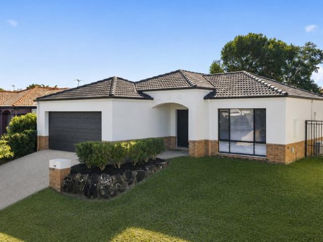 Spacious, Light Filled Home in a Quiet Robina Pocket