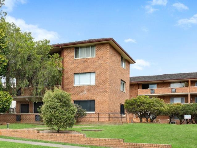 Spacious, Light Filled in Convenient Hornsby Location