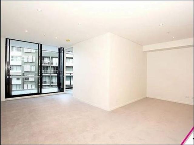 Spacious & Light Filled one bedroom Apartment