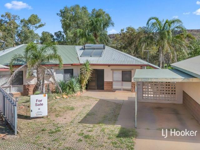 Spacious & Light Filled Living in a Well Maintained Complex