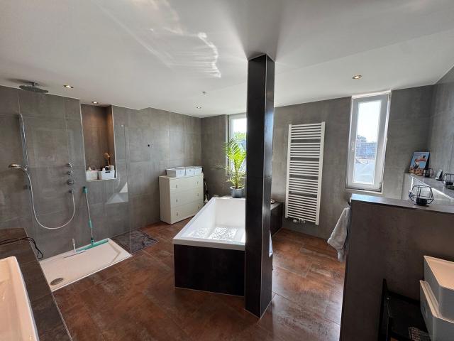 Spacious, light filled maisonette apartment in Cologne Bickendorf / Ehrenfeld for sublet, Koln Amsterdam Apartments for Rent