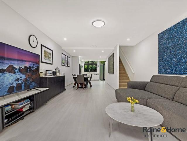 Spacious light filled three bedroom plus study townhouse!