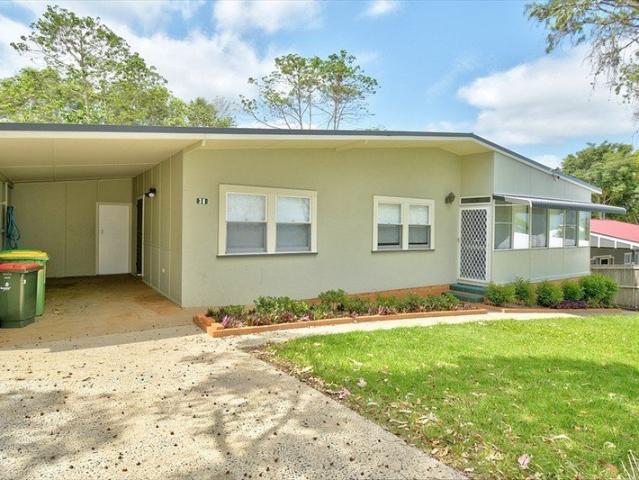 Spacious Lismore Living