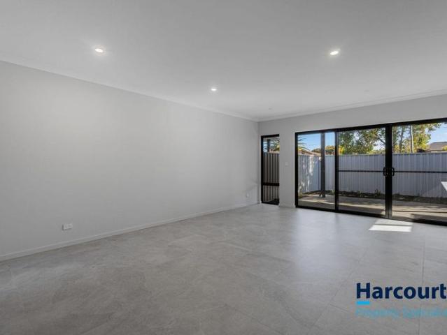 Spacious Living for Families or Friends Walking Distance to Belmont Forum
