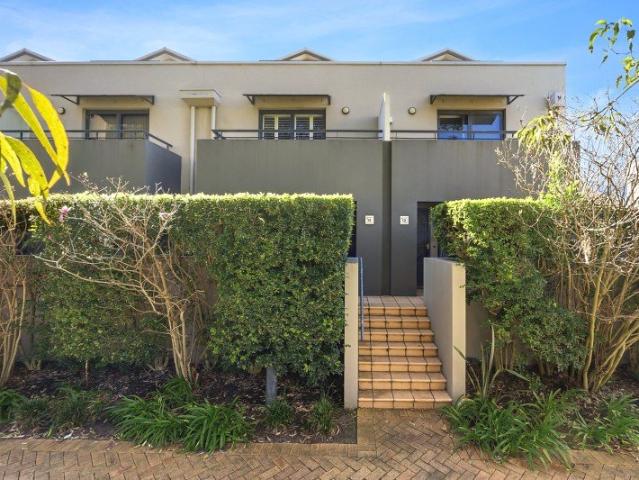 Spacious Living in a Tightly Held Pagewood Pocket