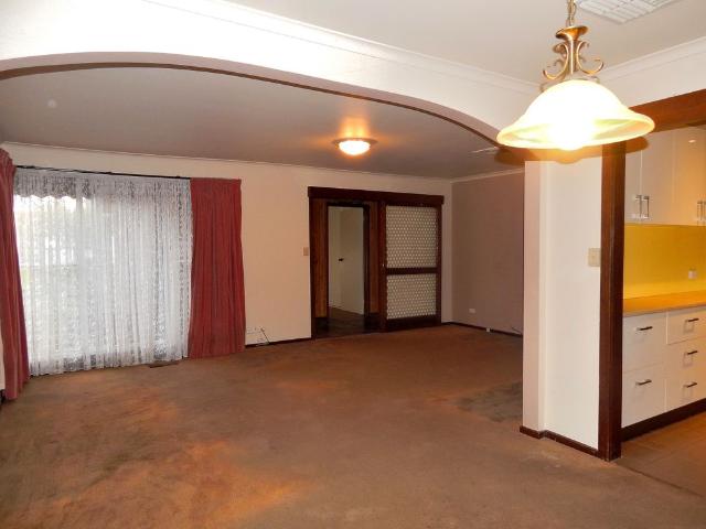 Spacious Living in a Peaceful Thomastown Setting!