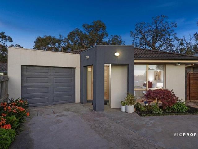 Spacious Living in a Peaceful Court Setting