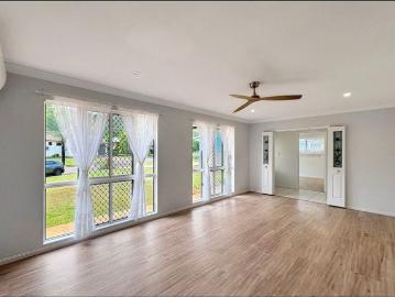 Spacious Living in a Quiet Cul de Sac with Hillside Views