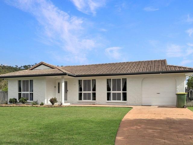 Spacious Living in a Quiet Cul de Sac with Hillside Views