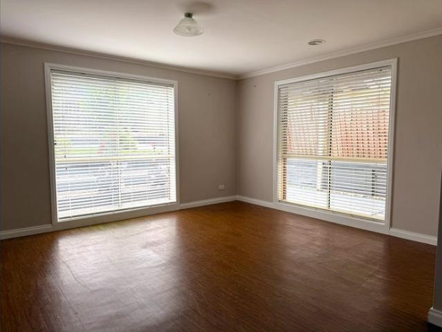 Spacious Living in a Quiet Sunbury Court