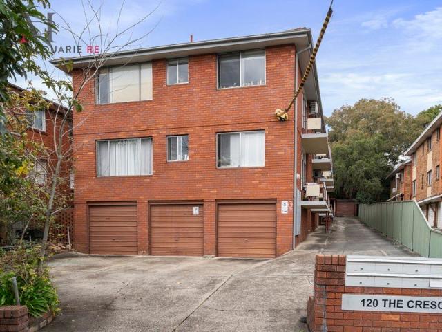 Spacious Living in an Ultra Convenient Location
