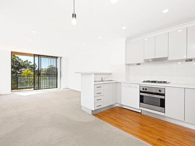 Spacious Living in Resort Style Complex