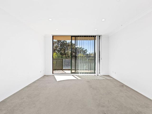 Spacious Living in Resort Style Complex
