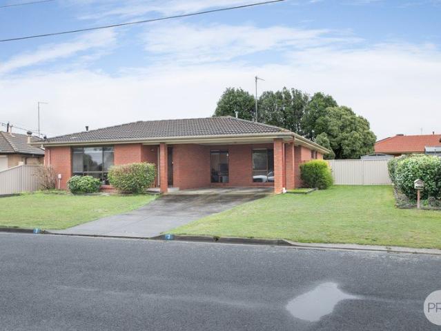 Spacious Living in Wendouree, with Side Access