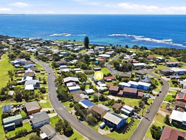 SPACIOUS LIVING IN THE HEART OF MINNIE WATER