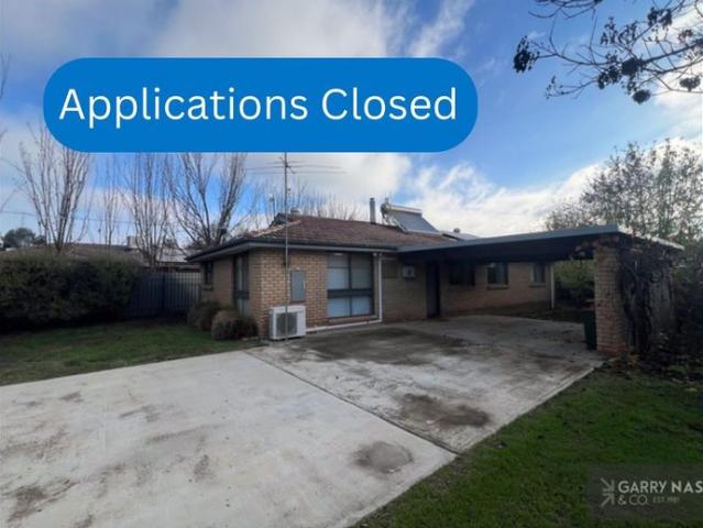 SPACIOUS LIVING IN THE HEART OF OXLEY