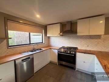 SPACIOUS LIVING IN THE HEART OF OXLEY