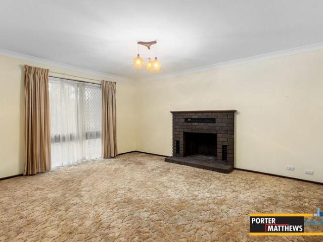 SPACIOUS LIVING IN THE HEART OF GOSNELLS!