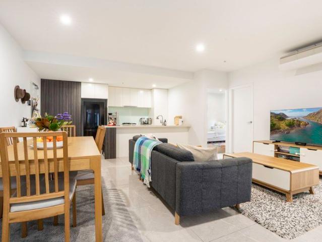 Spacious Living in the Heart of Indooroopilly